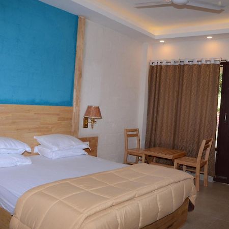 Coconhuts Beach Resort Lakshmanpur Экстерьер фото