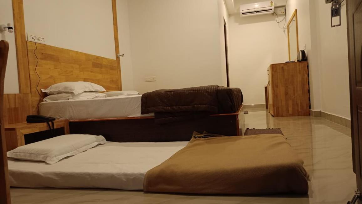 Coconhuts Beach Resort Lakshmanpur Экстерьер фото