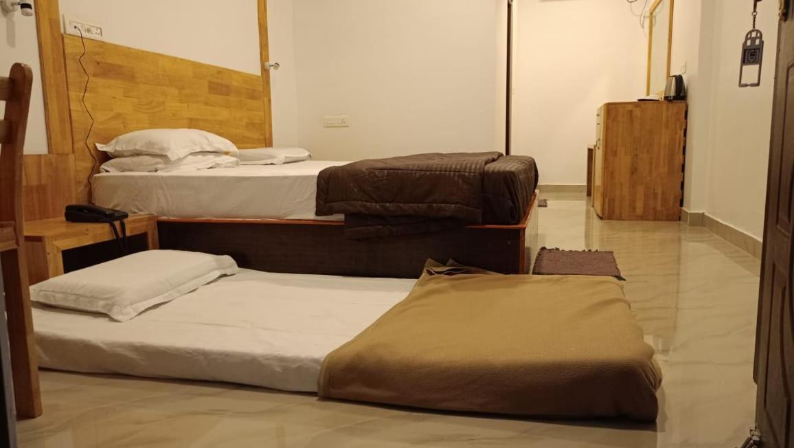 Coconhuts Beach Resort Lakshmanpur Экстерьер фото