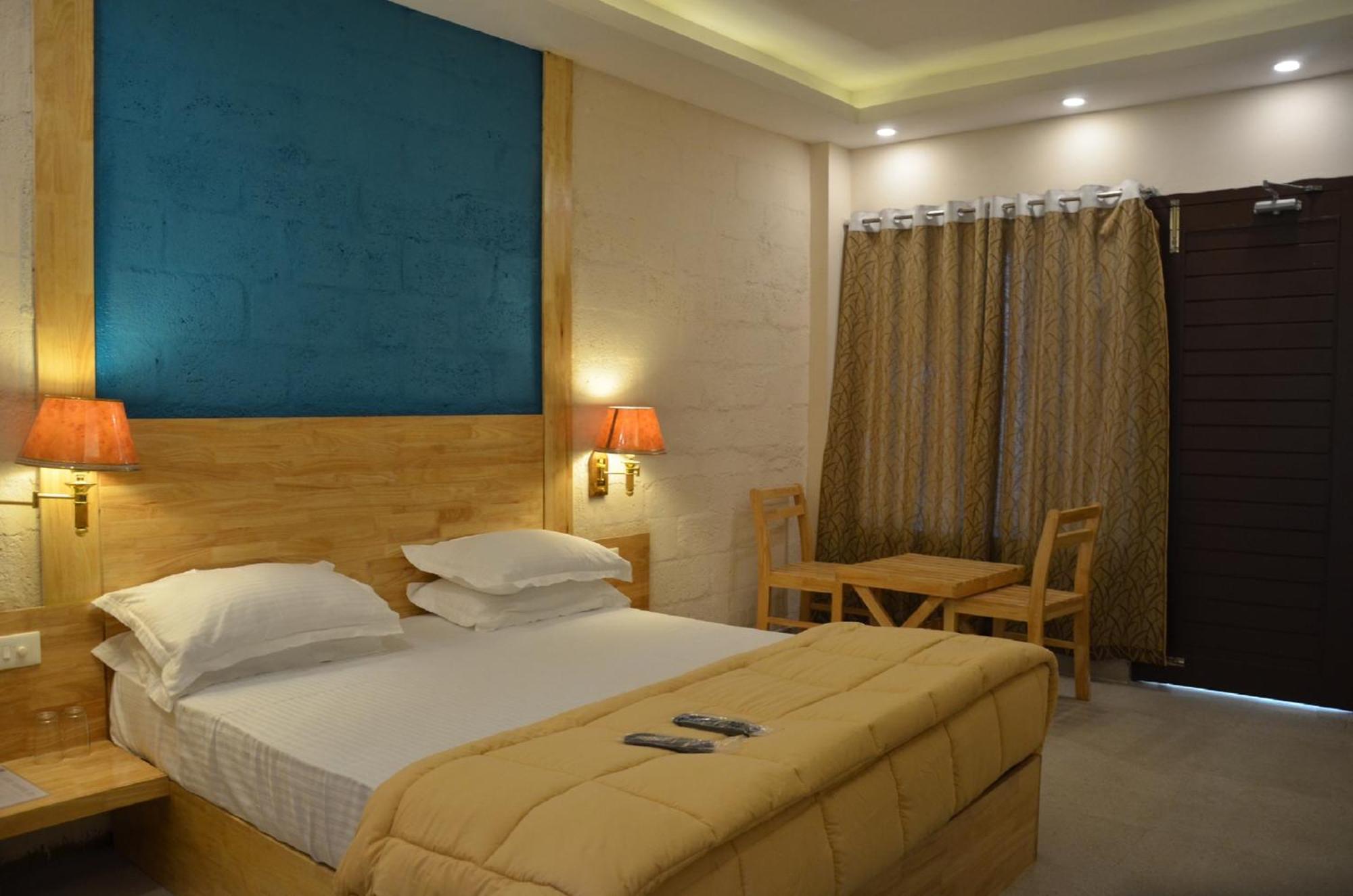 Coconhuts Beach Resort Lakshmanpur Экстерьер фото