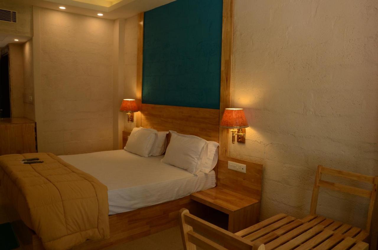 Coconhuts Beach Resort Lakshmanpur Экстерьер фото